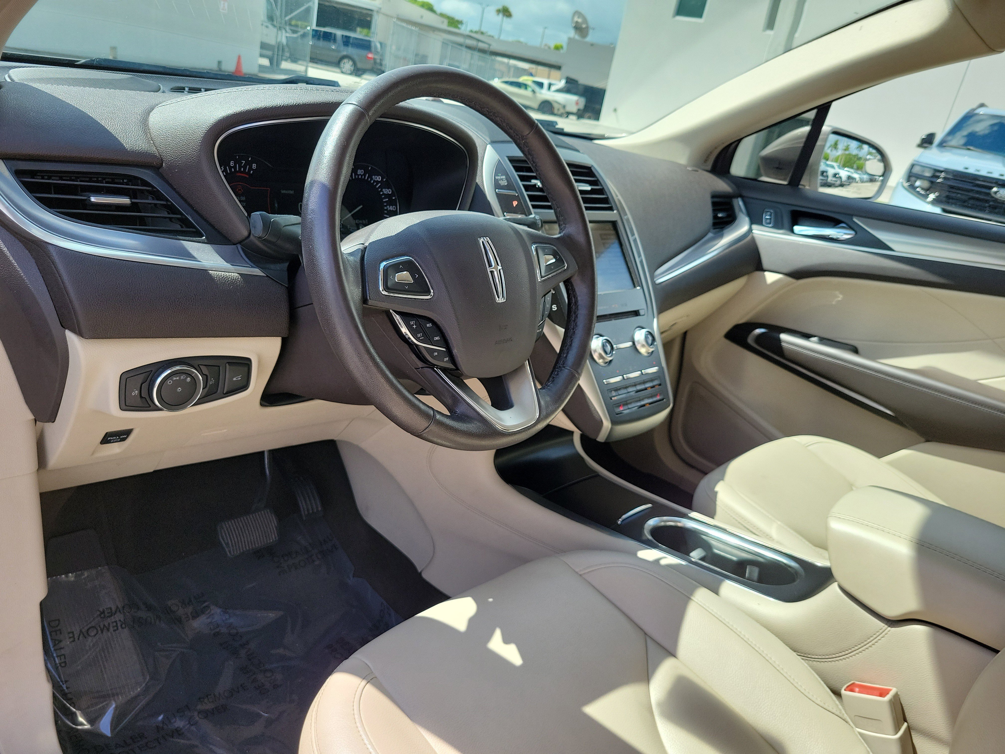 Used 2019 Lincoln MKC Premiere FWD image 9