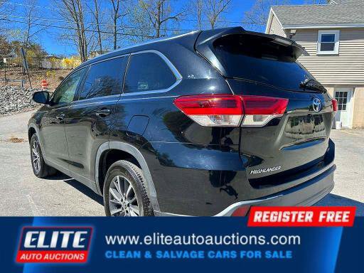 Used 2019 Toyota Highlander XLE FWD image 3