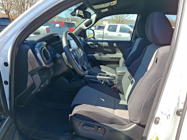 Used 2023 Toyota Tacoma TRD Sport w/ Technology Package AWD/4WD image 18