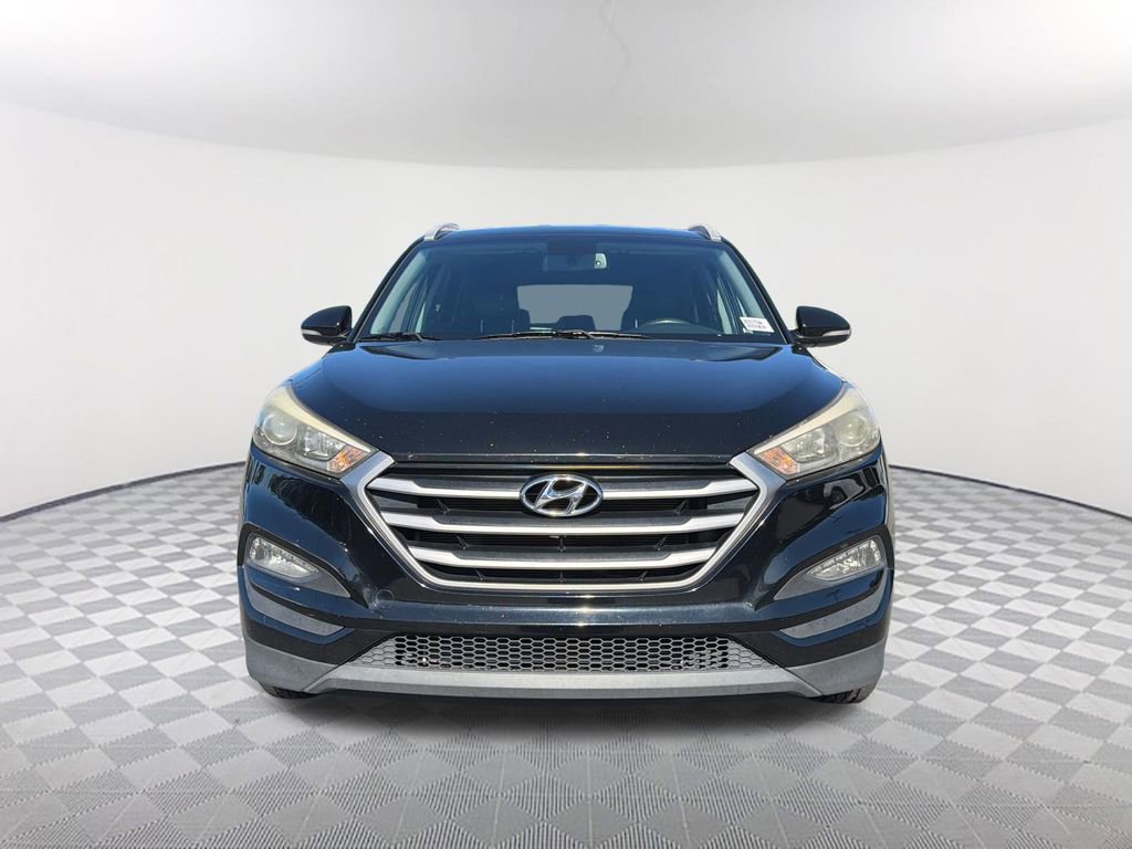 Used 2017 Hyundai Tucson SE Plus FWD image 2
