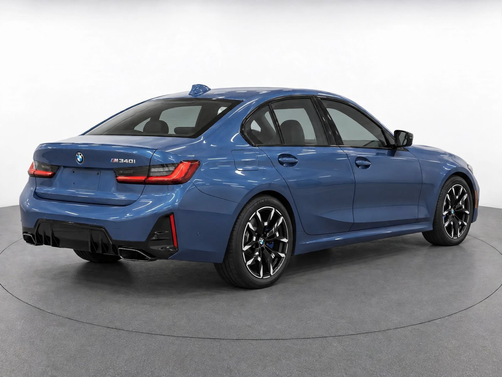 Certified 2025 BMW M340i Sedan RWD image 8