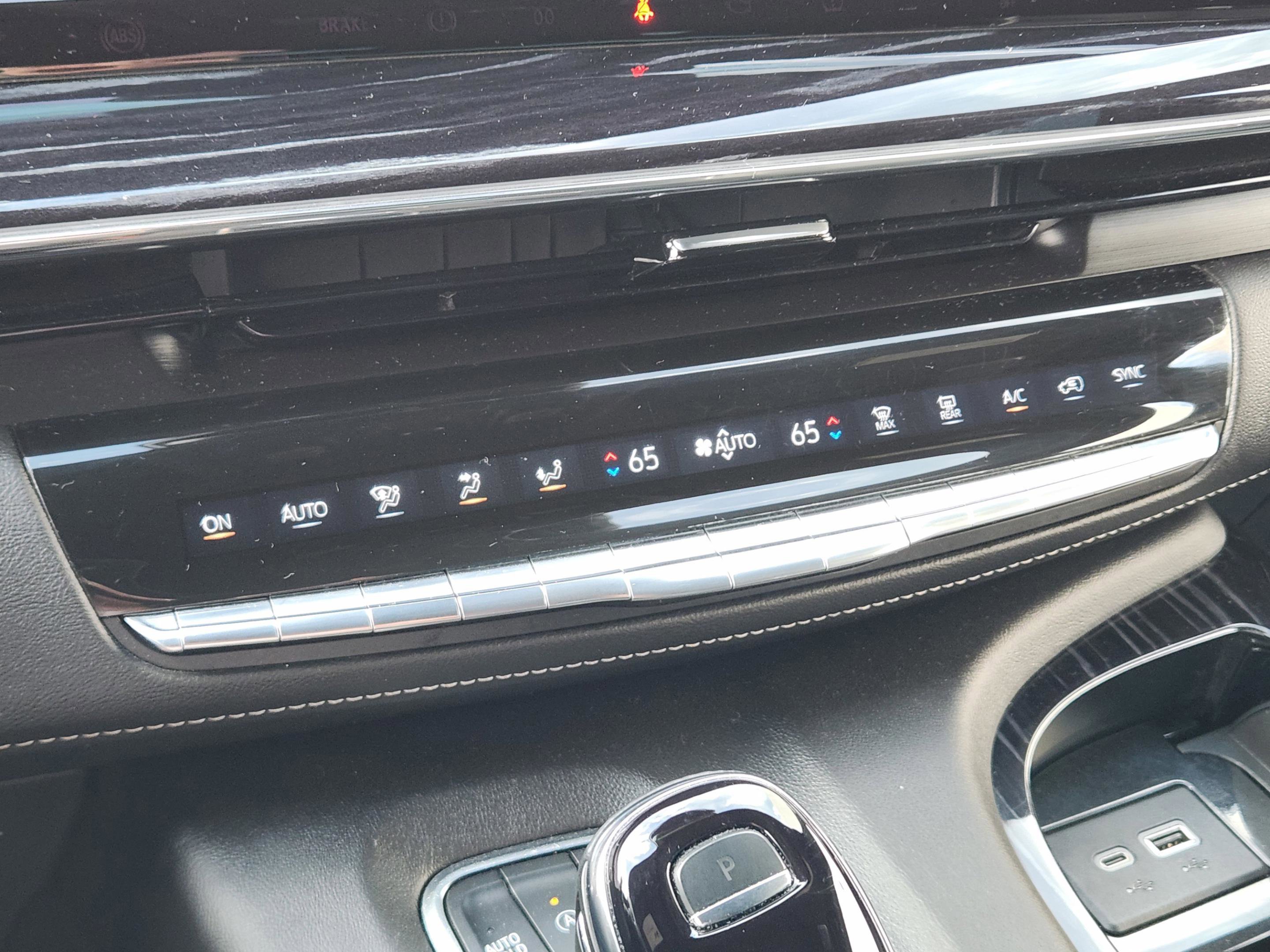 Used 2023 Cadillac Escalade ESV Sport w/ LPO, ONYX Package image 18