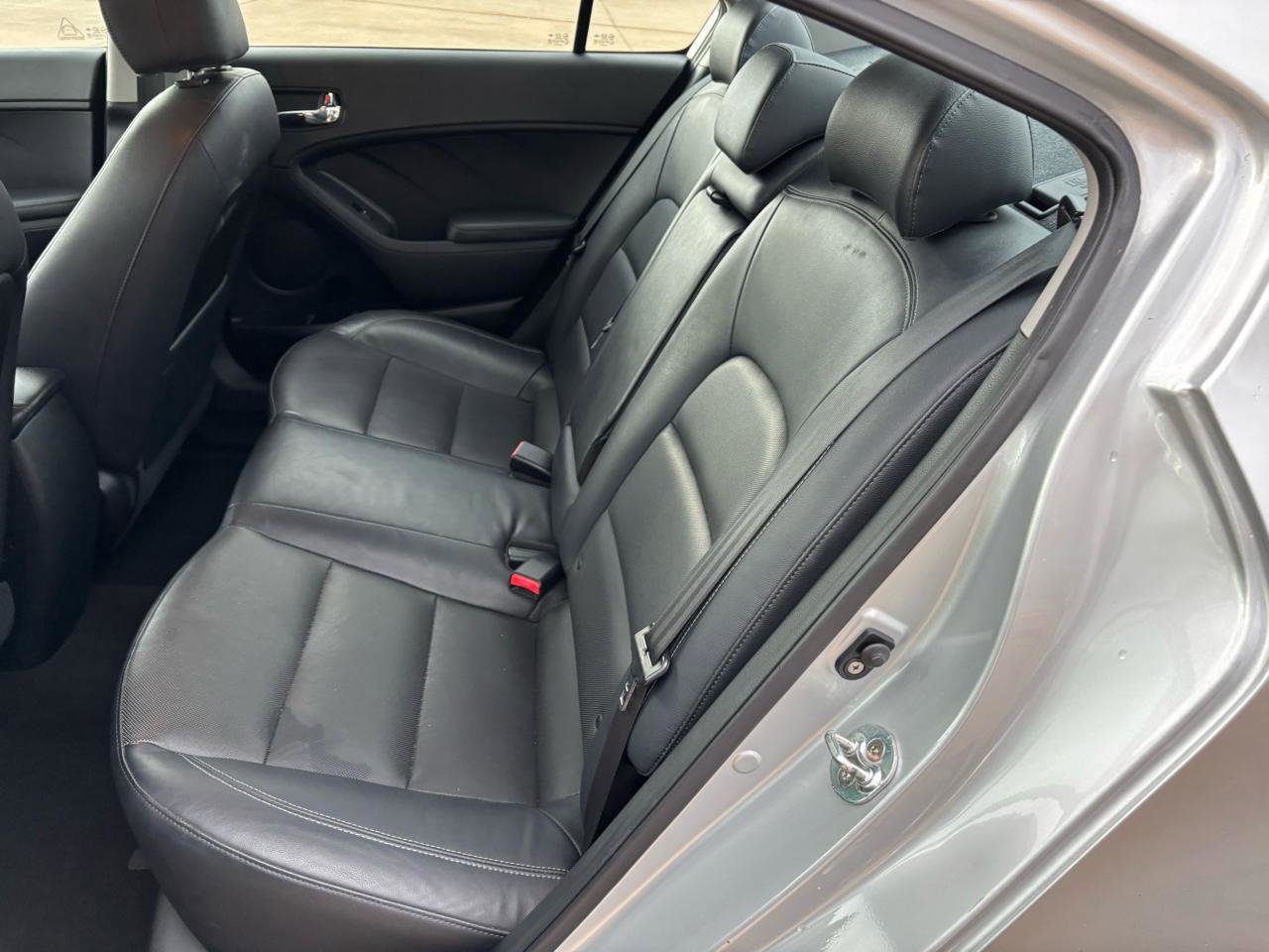 Used 2016 Kia Forte EX w/ EX Premium Package image 11