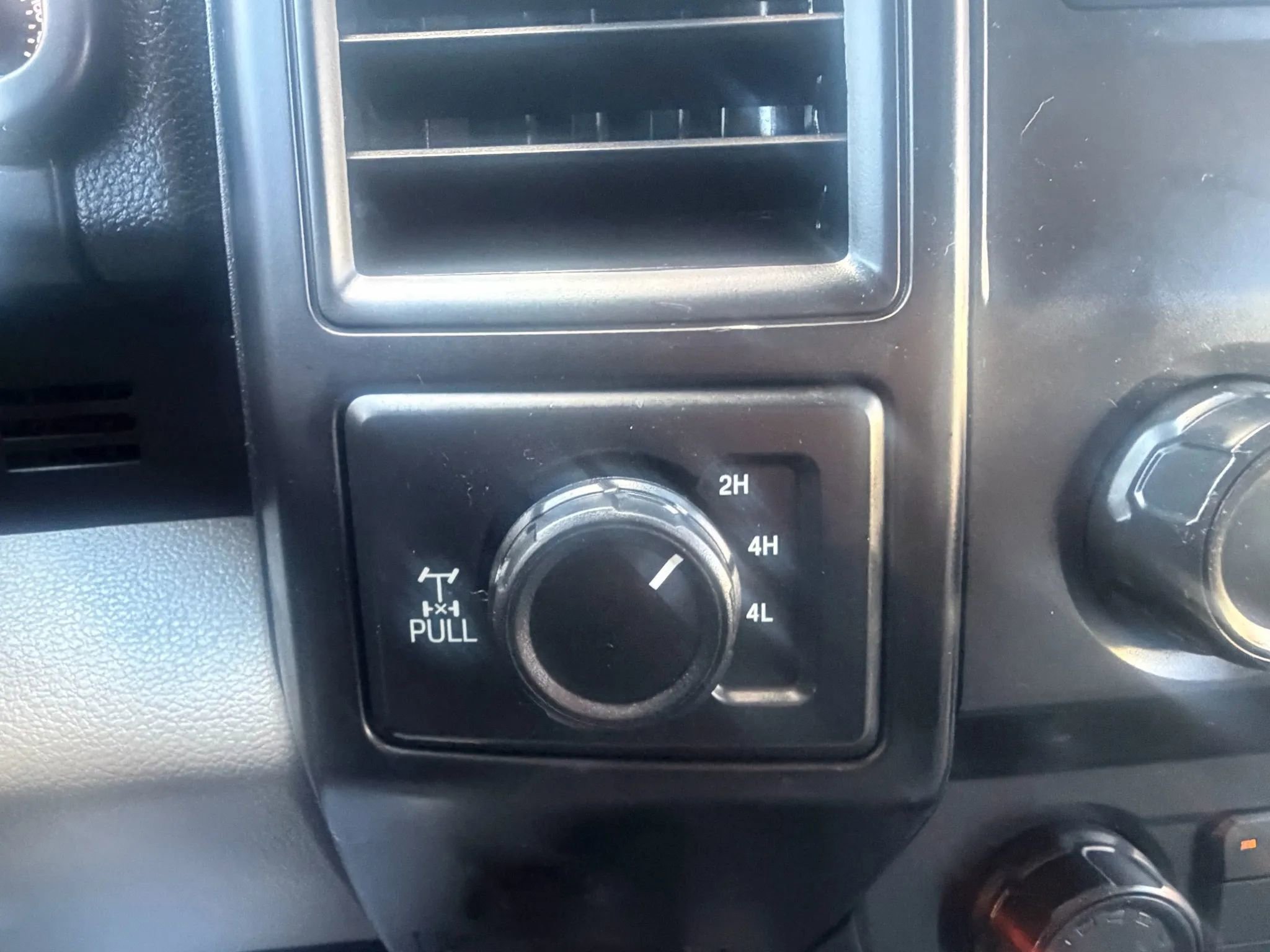 Used 2019 Ford F150 XL w/ Equipment Group 101A Mid AWD/4WD image 29