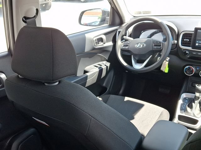 New 2026 Hyundai Venue SE FWD image 9