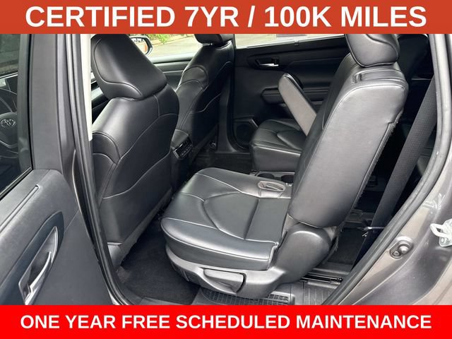 Used 2023 Toyota Highlander XLE AWD/4WD image 16