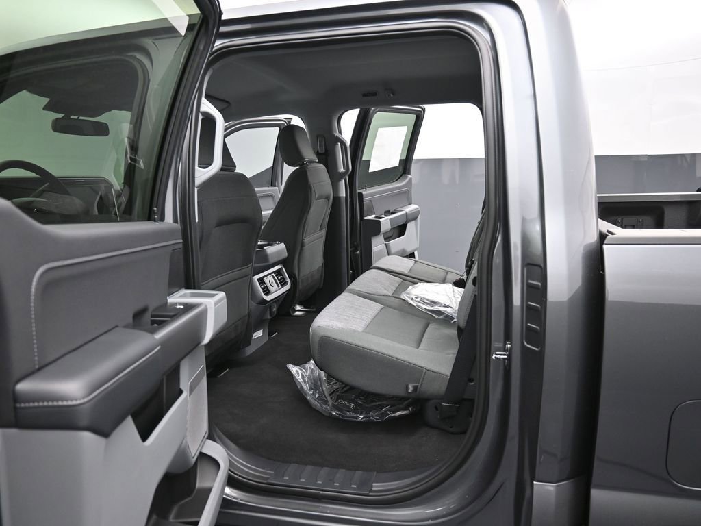New 2026 Ford F250 XLT w/ XLT Premium Package image 24