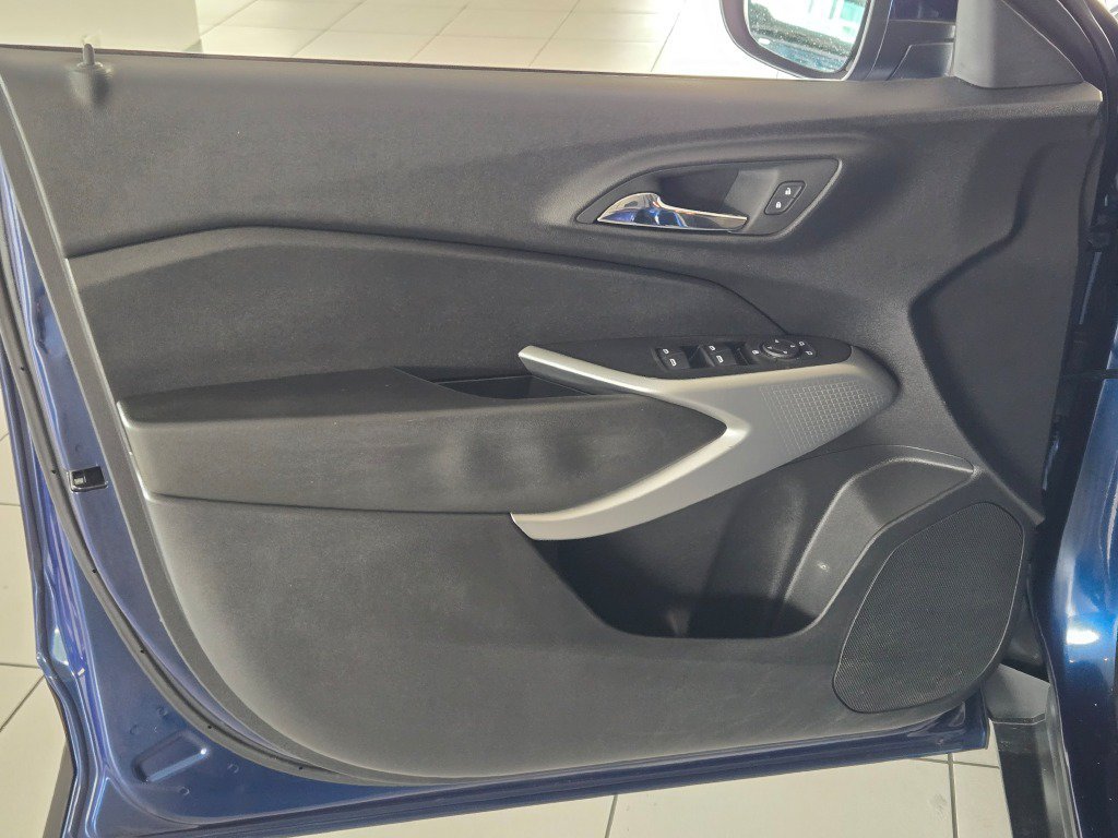 Certified 2024 Chevrolet Trax LS w/ LS Convenience Package FWD image 14