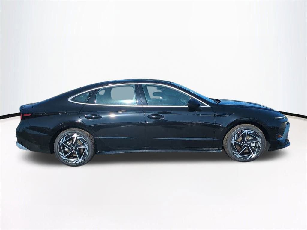 New 2026 Hyundai Sonata SEL FWD image 4