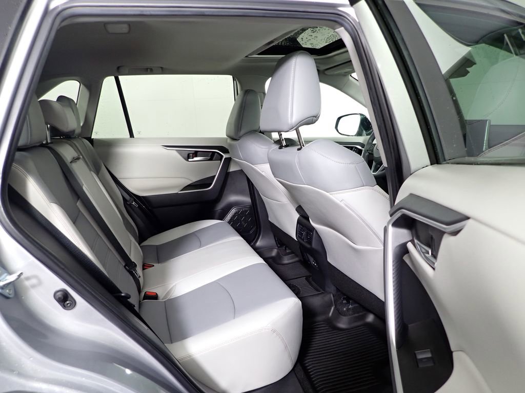 Used 2023 Toyota RAV4 XLE Premium image 42