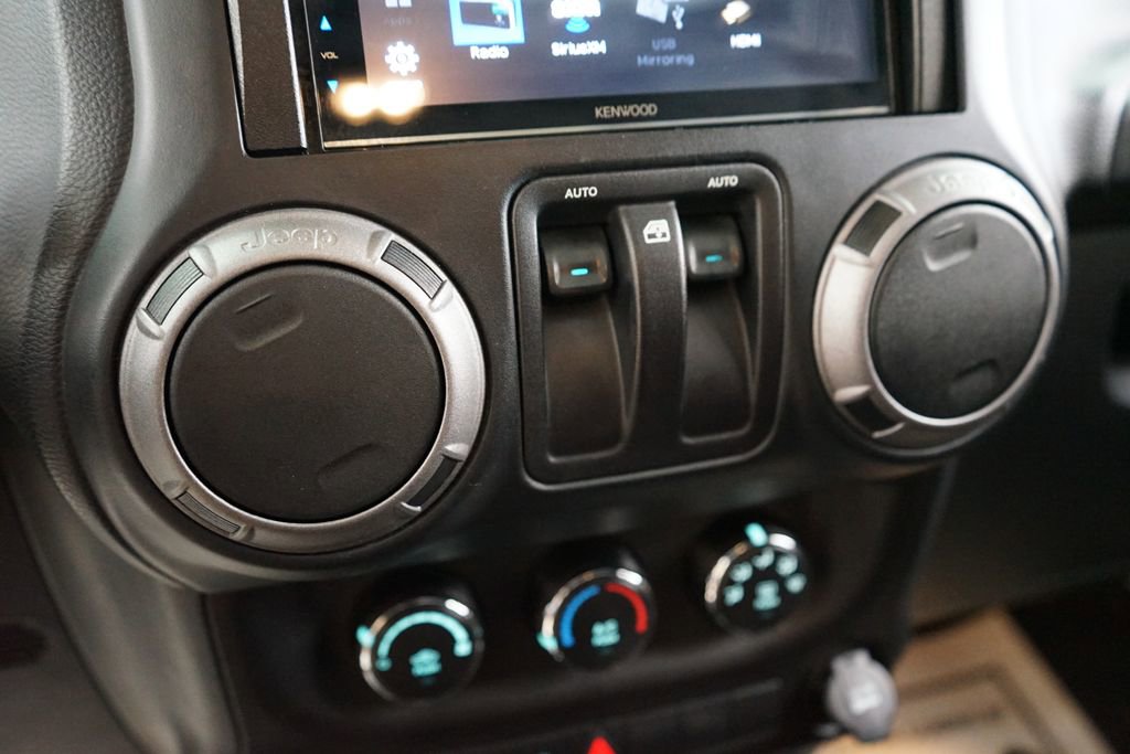 Used 2017 Jeep Wrangler Sport AWD/4WD image 32