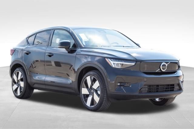 Used 2024 Volvo C40 P8 Recharge Plus w/ Climate Package image 3