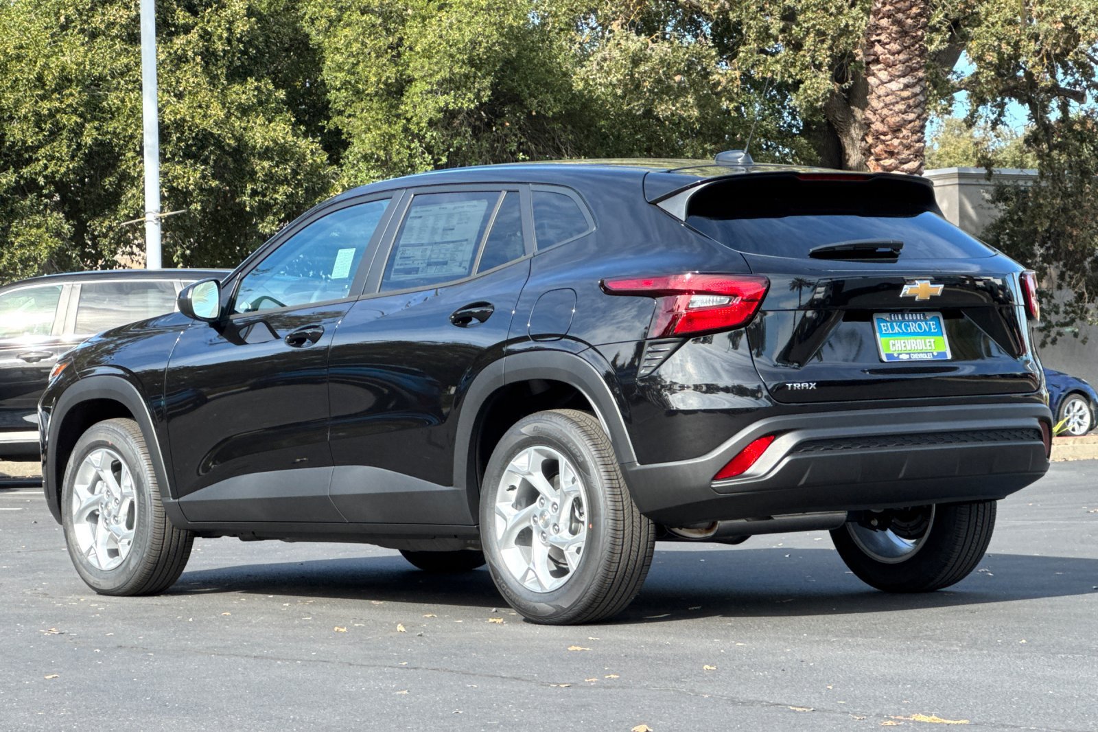 New 2026 Chevrolet Trax LS w/ LS Convenience Package FWD image 5