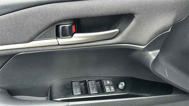 Used 2025 Toyota Camry LE image 12