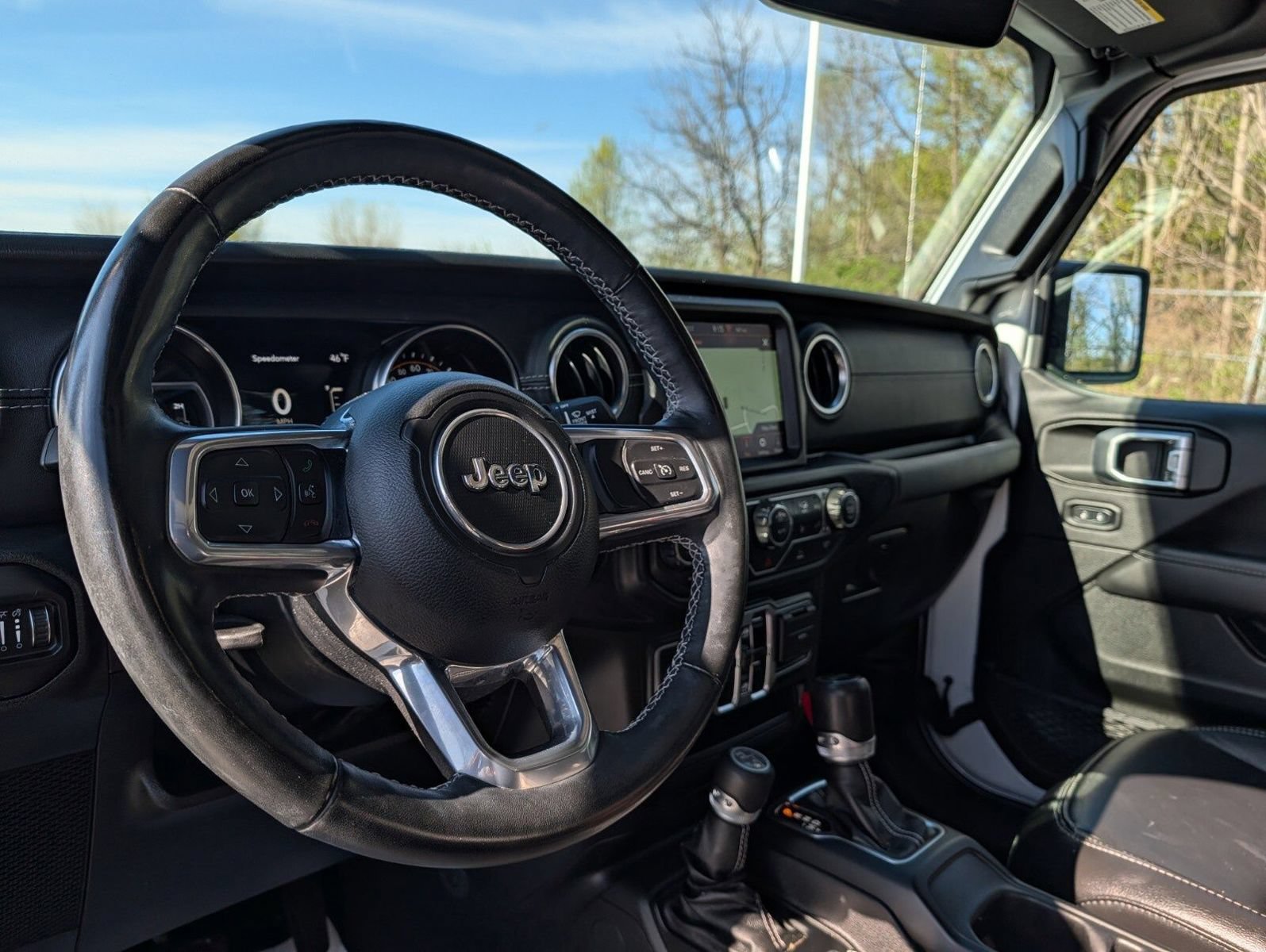 Used 2022 Jeep Wrangler Unlimited Sahara w/ Cold Weather Group AWD/4WD image 29