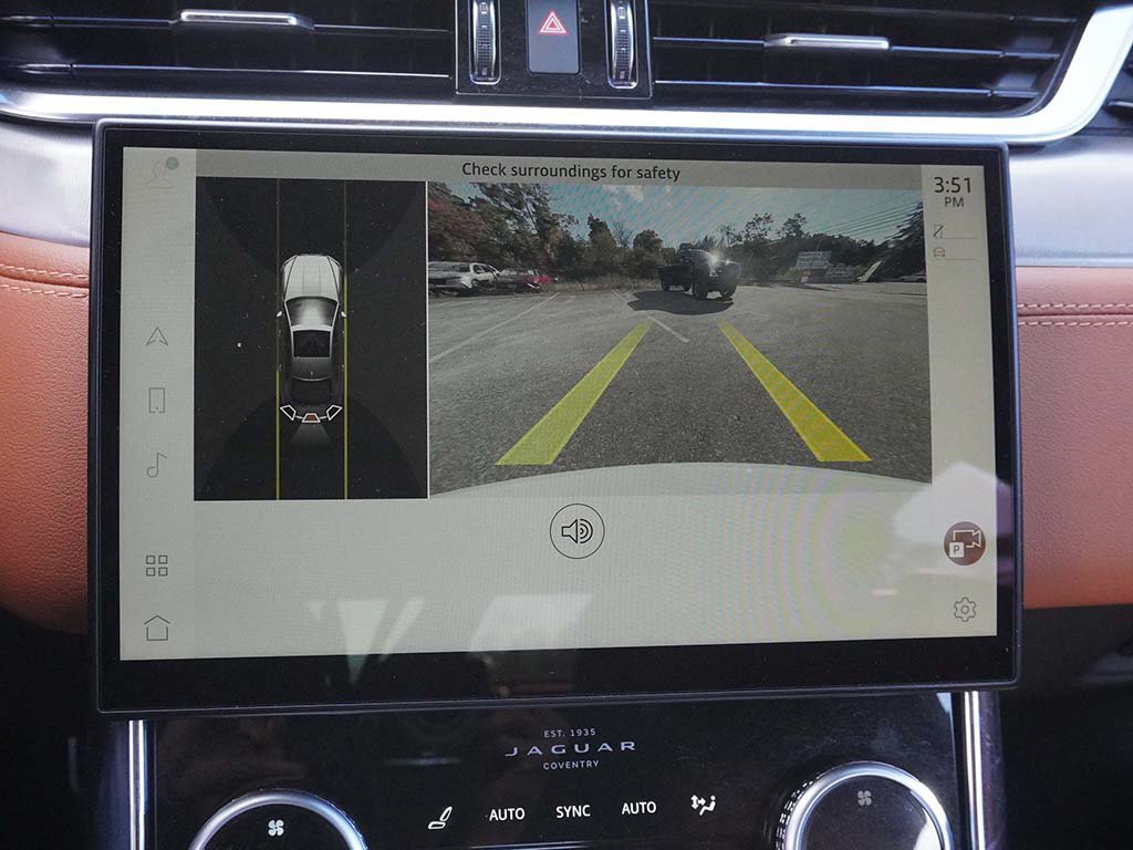 Used 2024 Jaguar XF R-Dynamic SE RWD image 47