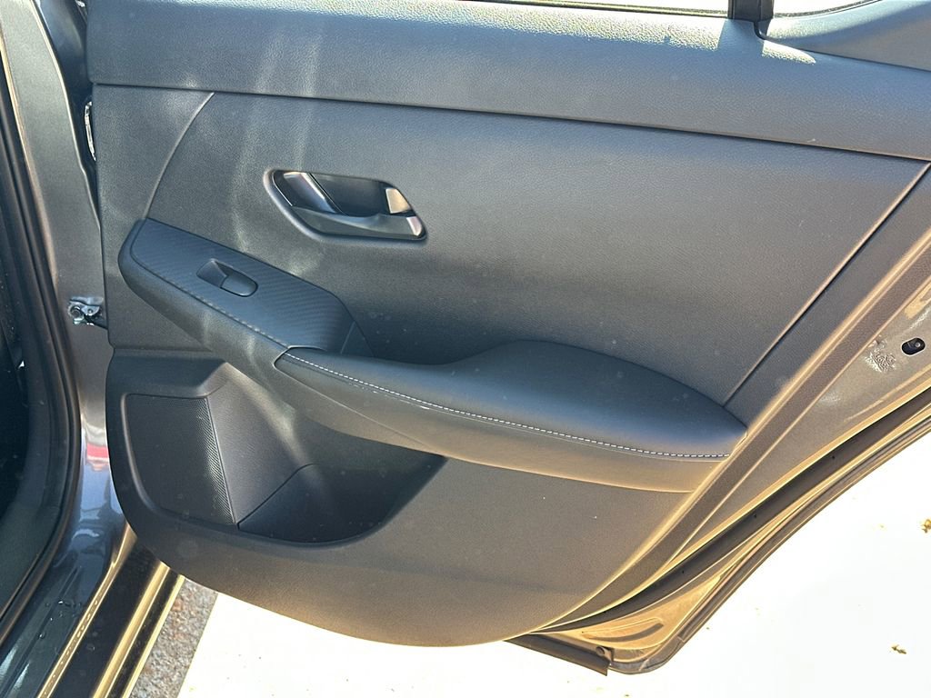 Used 2025 Nissan Sentra S image 16