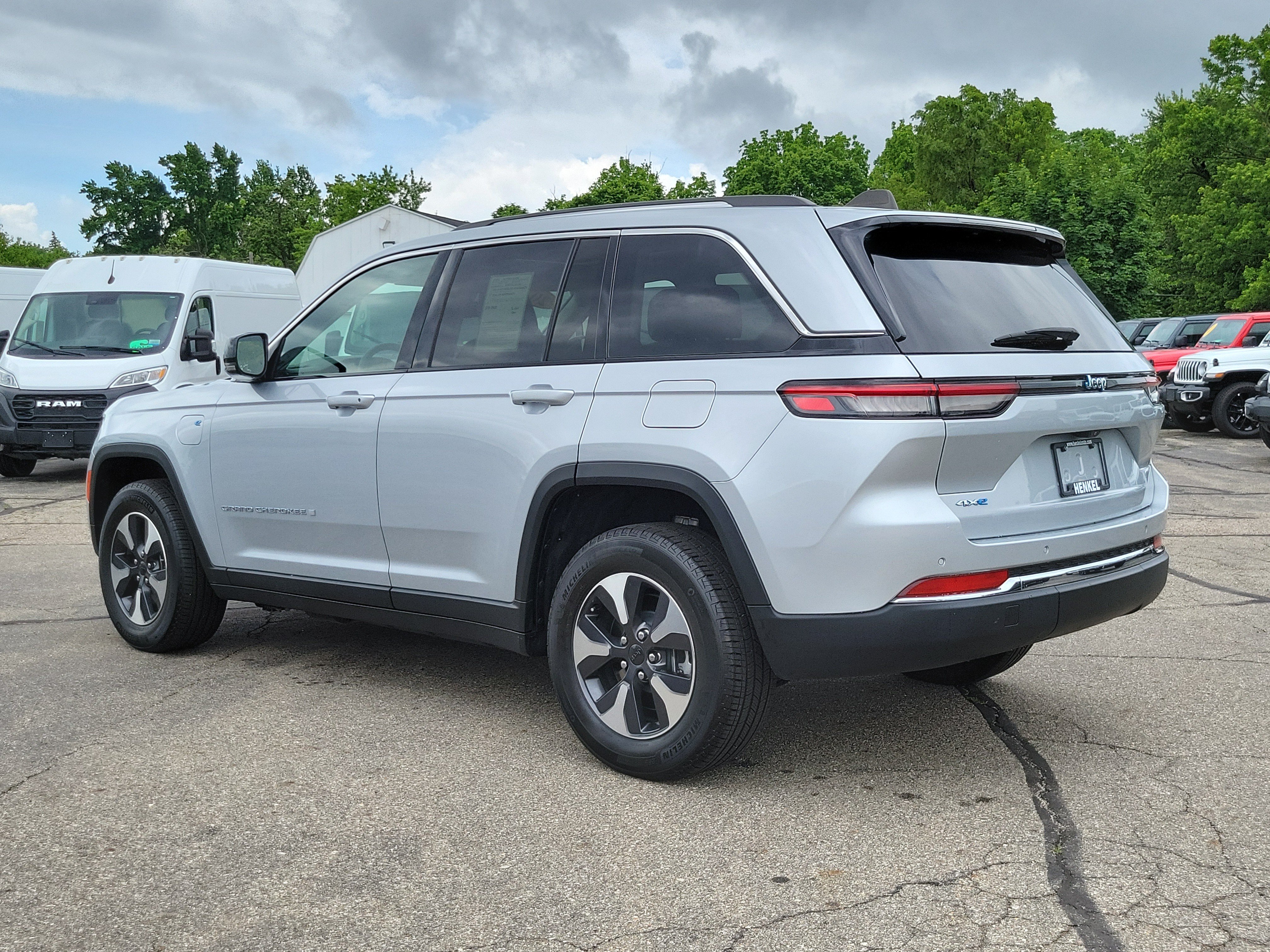 Used 2022 Jeep Grand Cherokee Limited 4xe AWD/4WD image 3