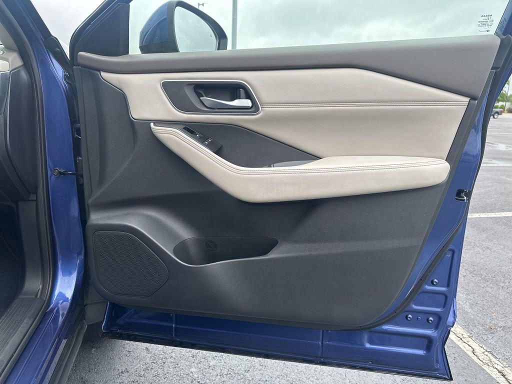 Used 2021 Nissan Rogue SV w/ Premium Package FWD image 10