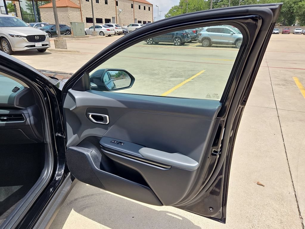 Used 2025 Kia K4 FWD image 33