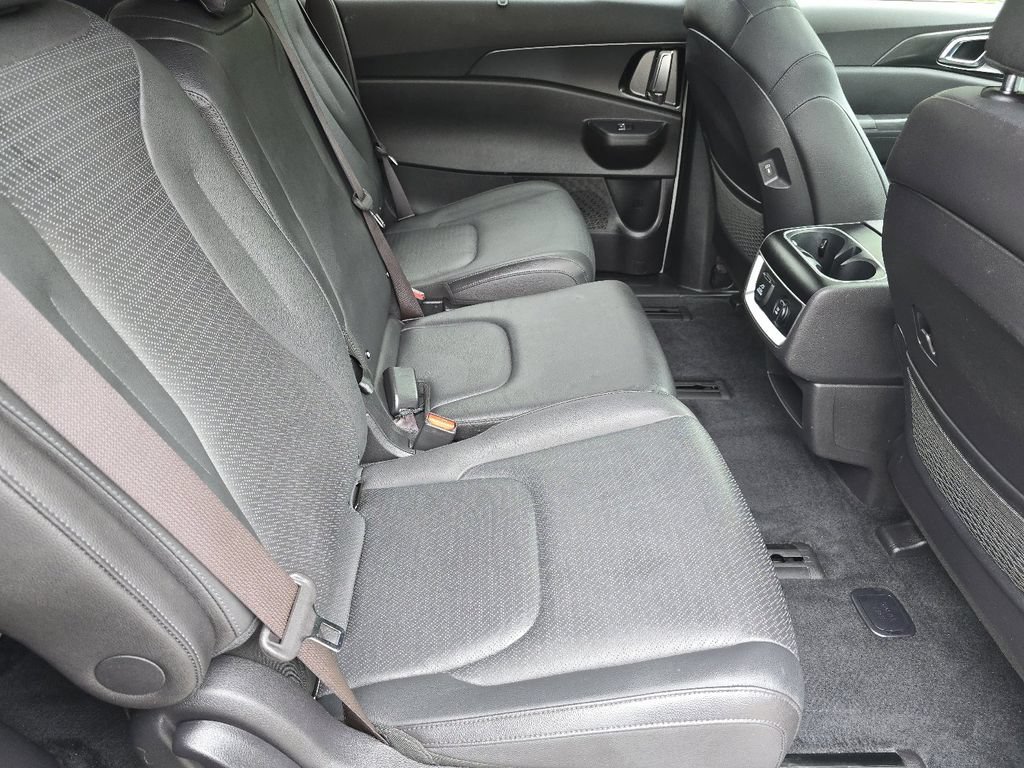 Used 2025 Kia Carnival SX Prestige FWD image 20