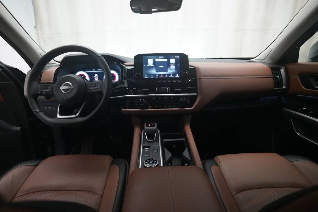 Used 2025 Nissan Pathfinder Platinum AWD/4WD image 5