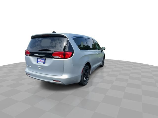 Used 2023 Chrysler Voyager LX FWD image 9