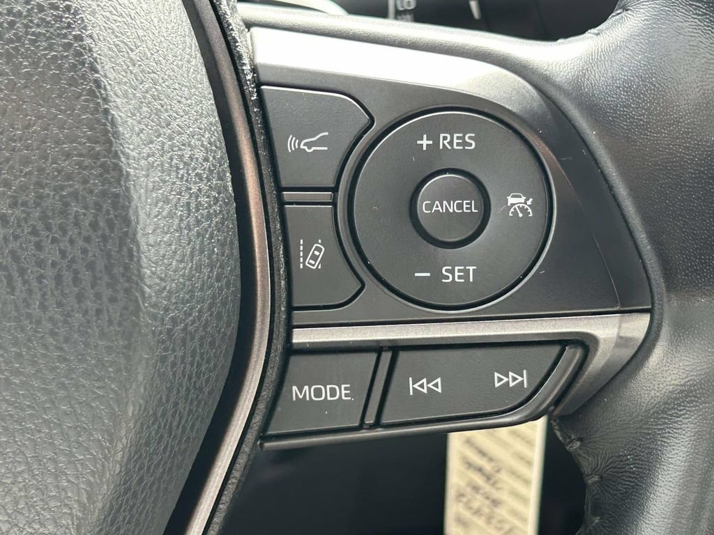 Used 2021 Toyota Camry SE FWD image 25