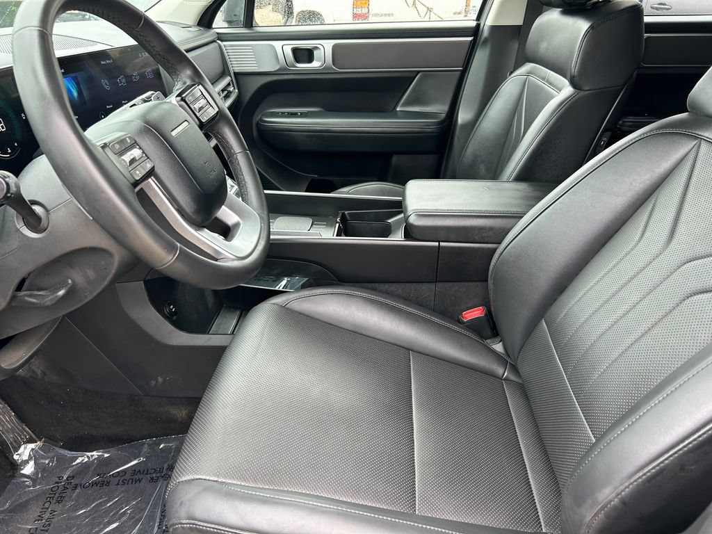 Used 2025 Hyundai Santa Fe SEL FWD image 11