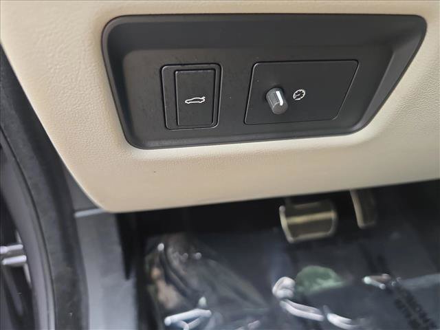 Used 2024 Jaguar XF R-Dynamic SE AWD/4WD image 26