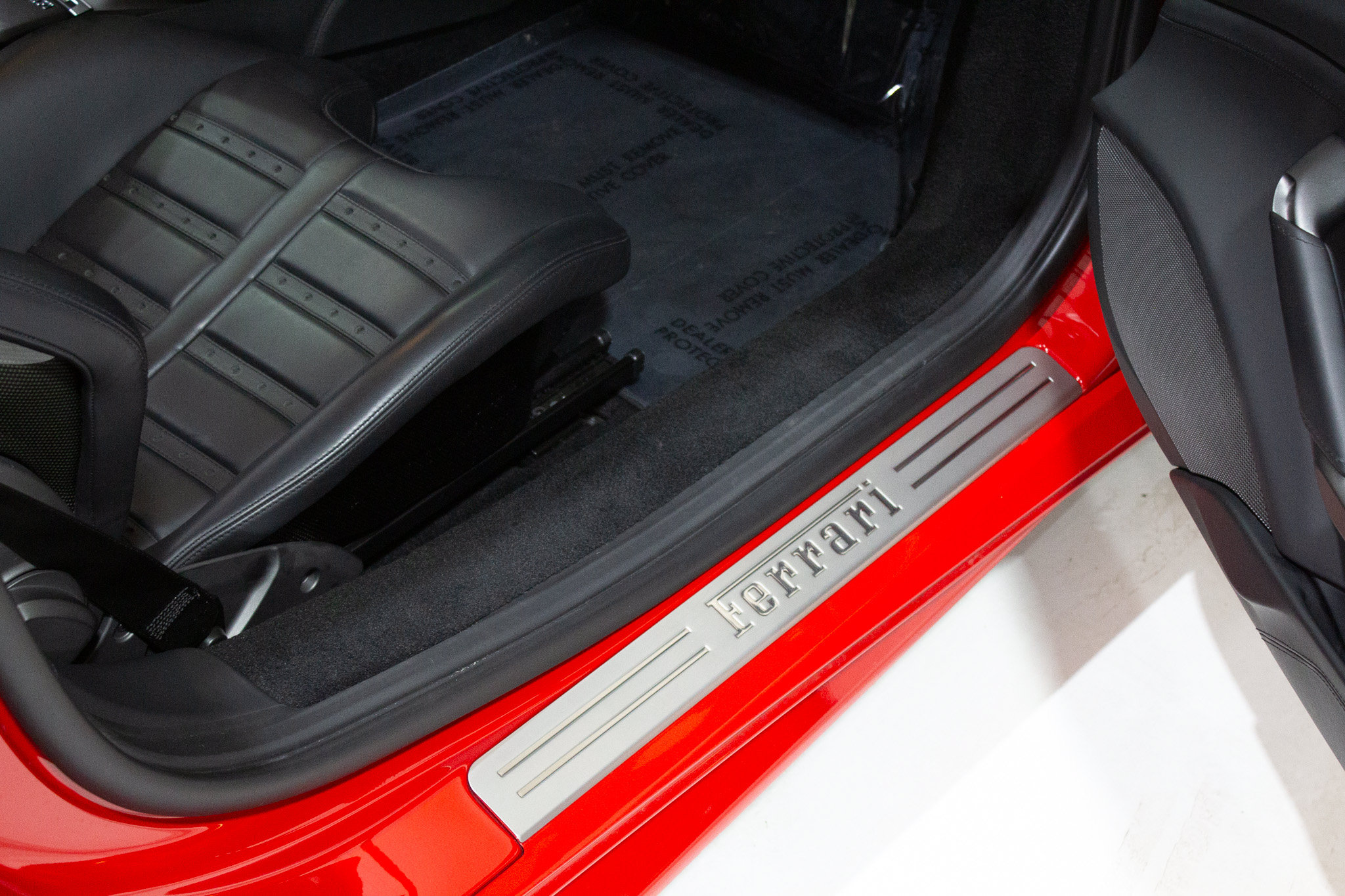 Used 2018 Ferrari 488 GTB RWD image 14