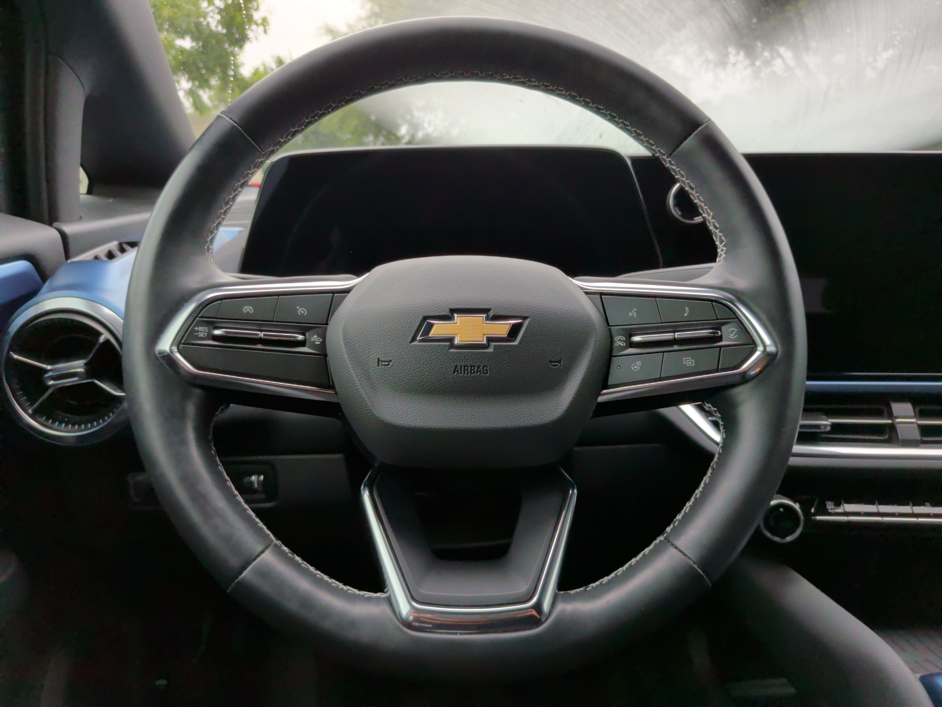 Used 2024 Chevrolet Equinox EV LT FWD image 23