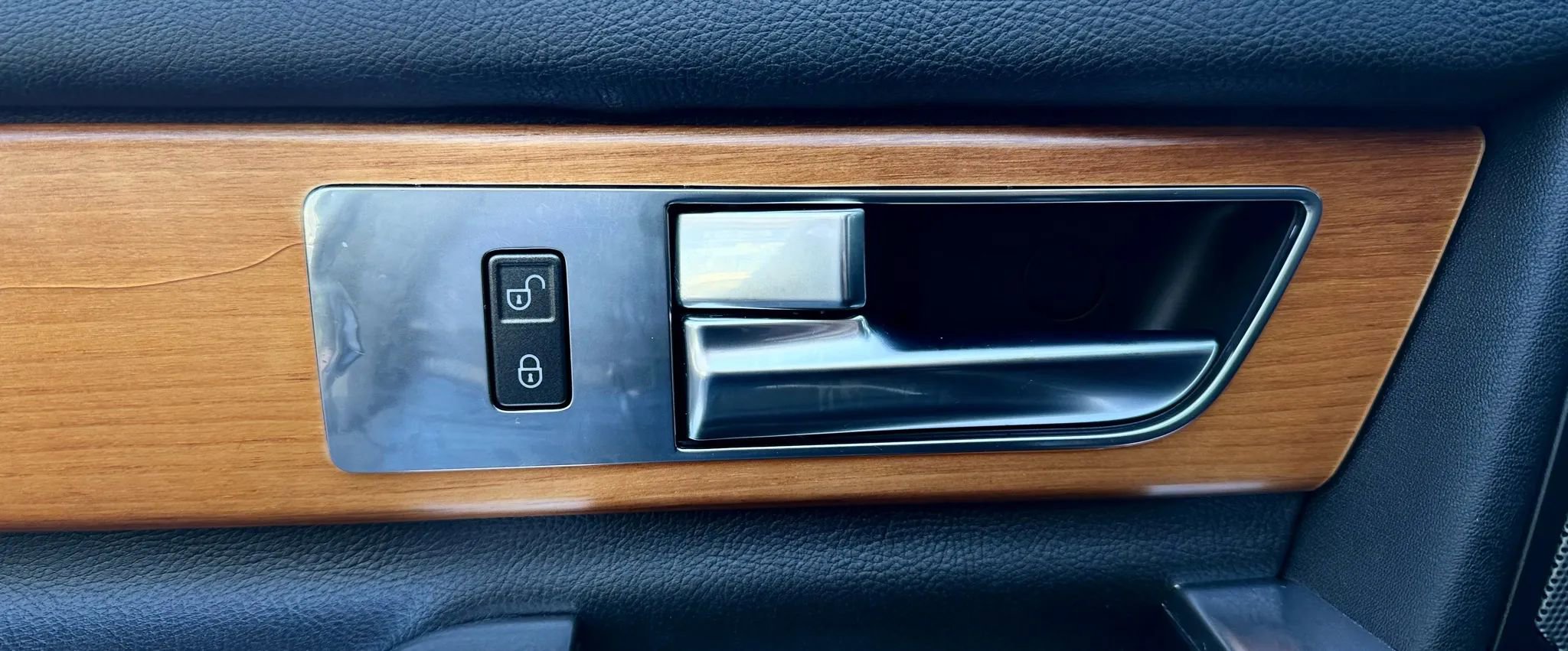 Used 2011 Land Rover LR4 HSE image 27