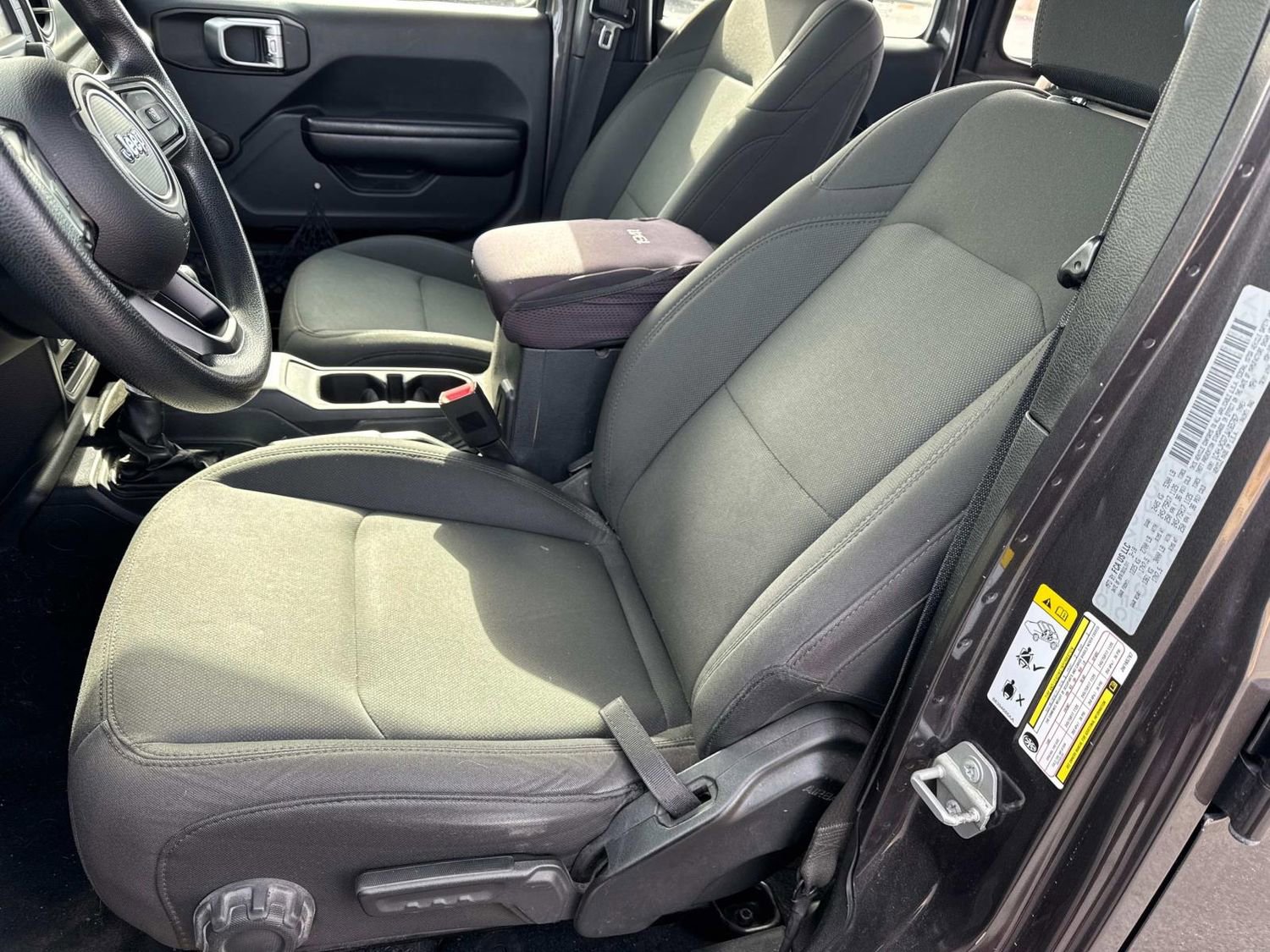 Used 2018 Jeep Wrangler Unlimited Sport image 24