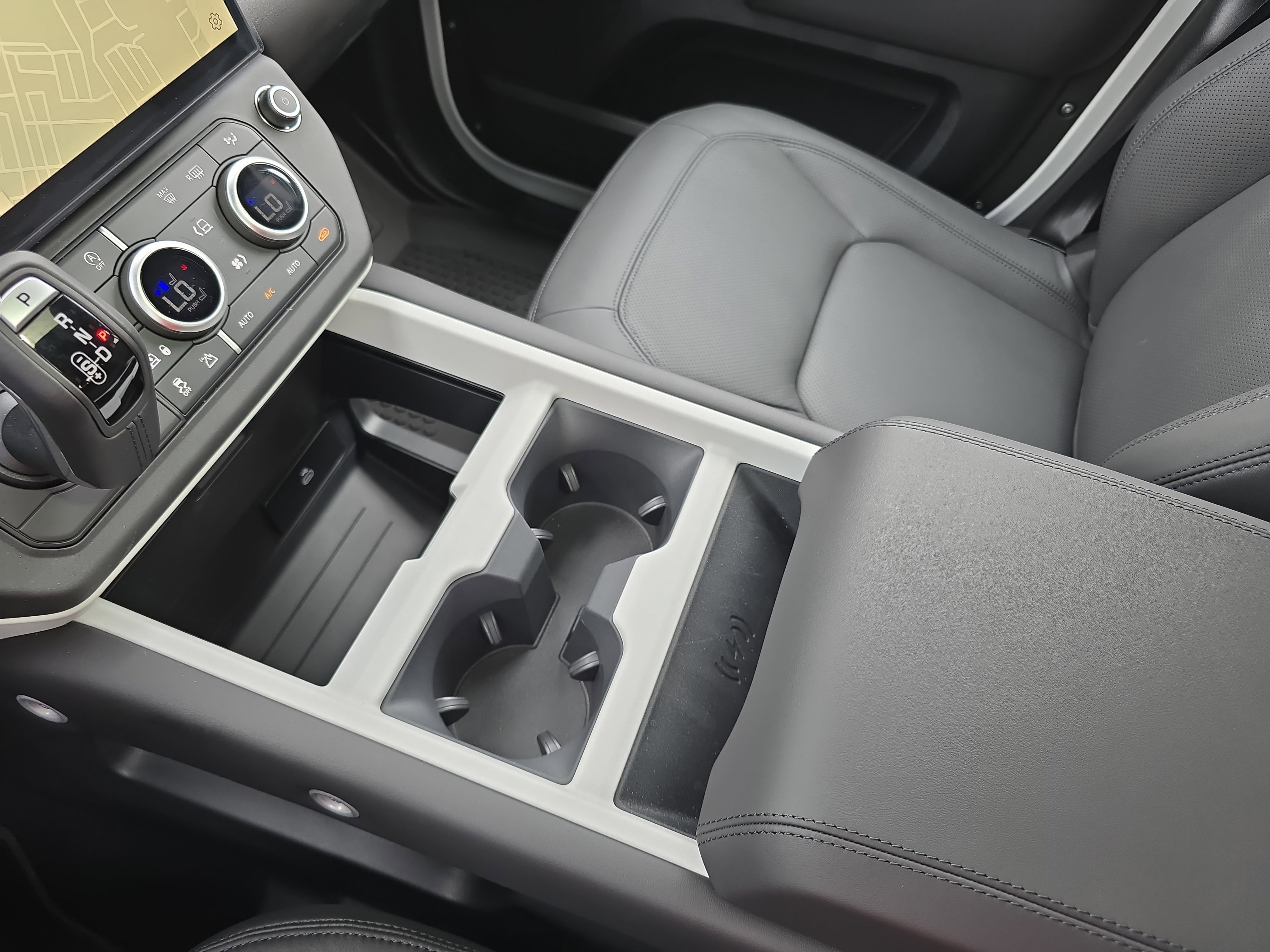 New 2026 Land Rover Defender 110 S image 24