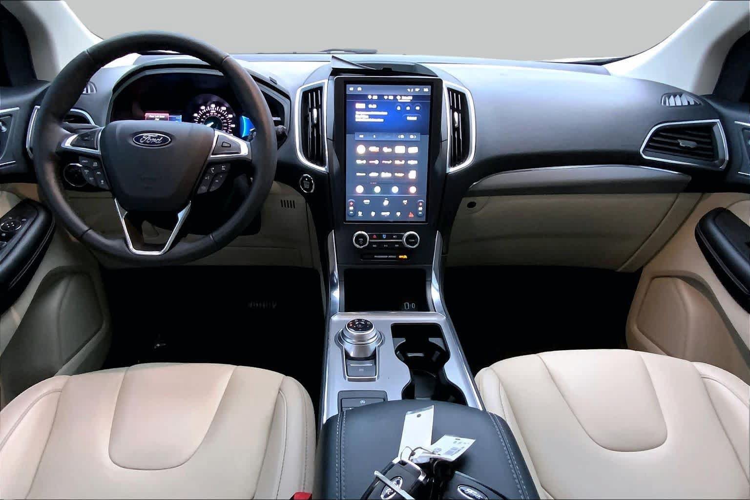 Used 2022 Ford Edge Titanium AWD/4WD image 15