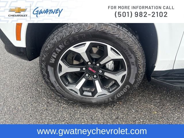 Used 2026 GMC Yukon AT4 w/ LPO, Floor Liner Package image 9