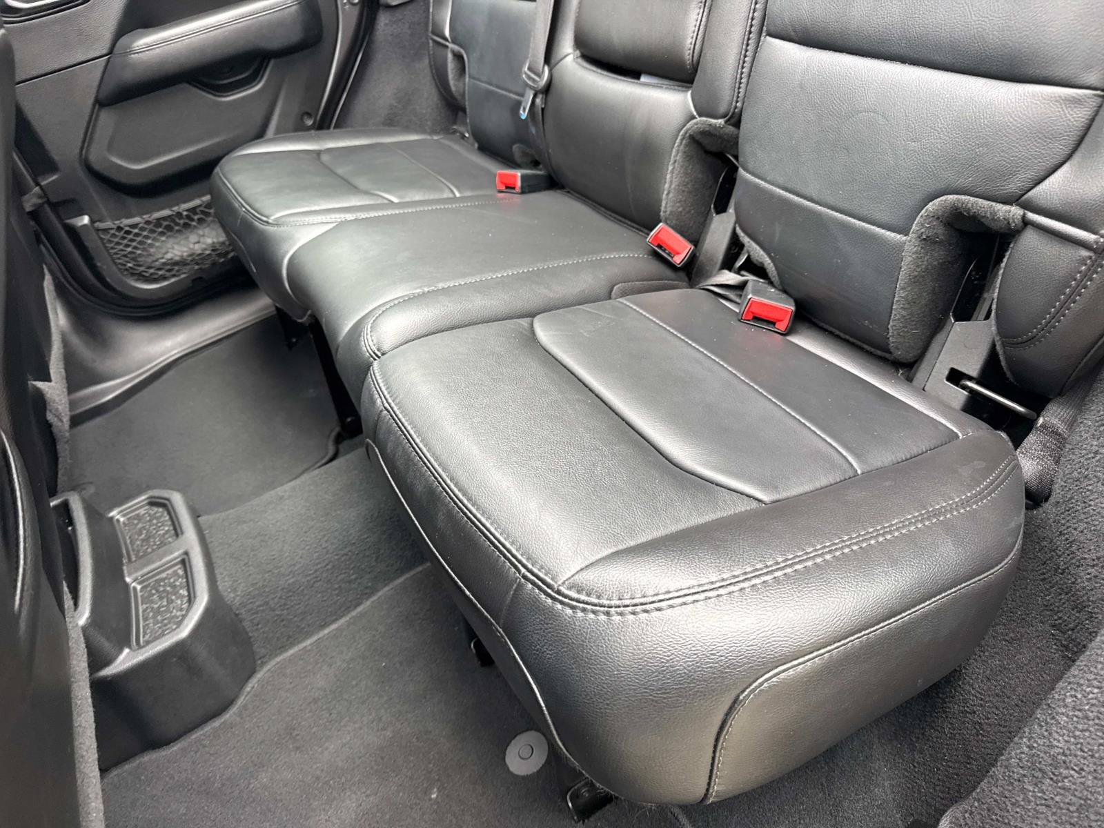 Used 2022 Jeep Wrangler Unlimited Sahara AWD/4WD image 13