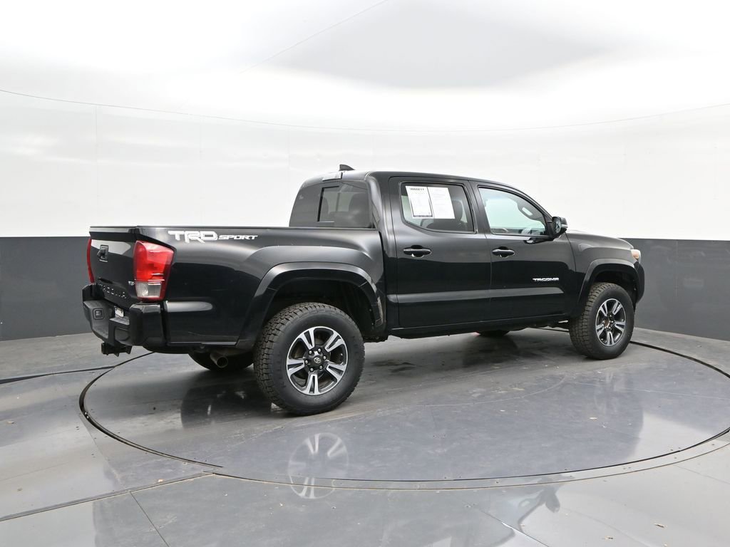 Used 2017 Toyota Tacoma TRD Sport w/ Tow Package image 15