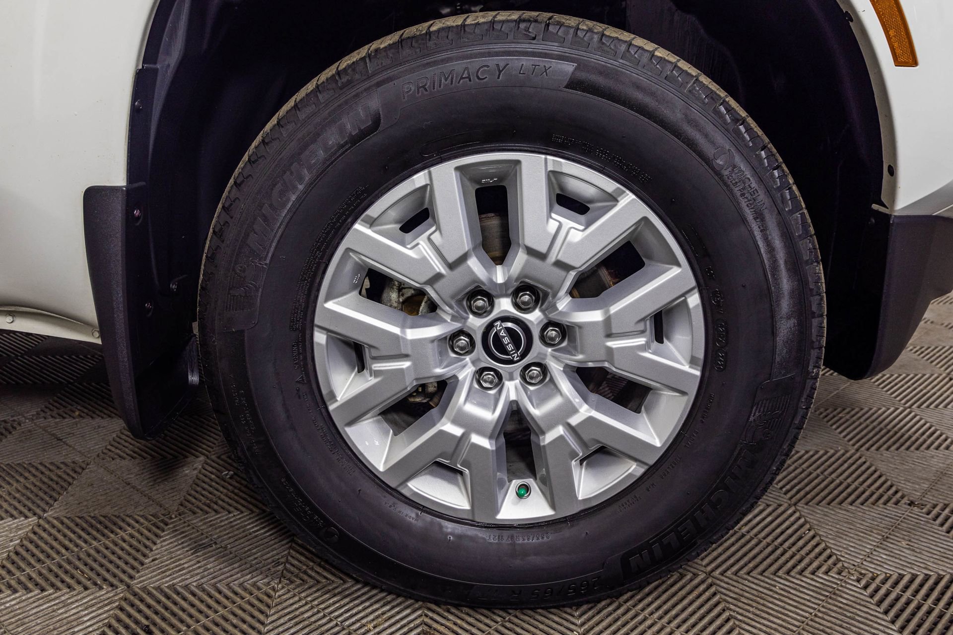 Used 2022 Nissan Frontier SV image 49