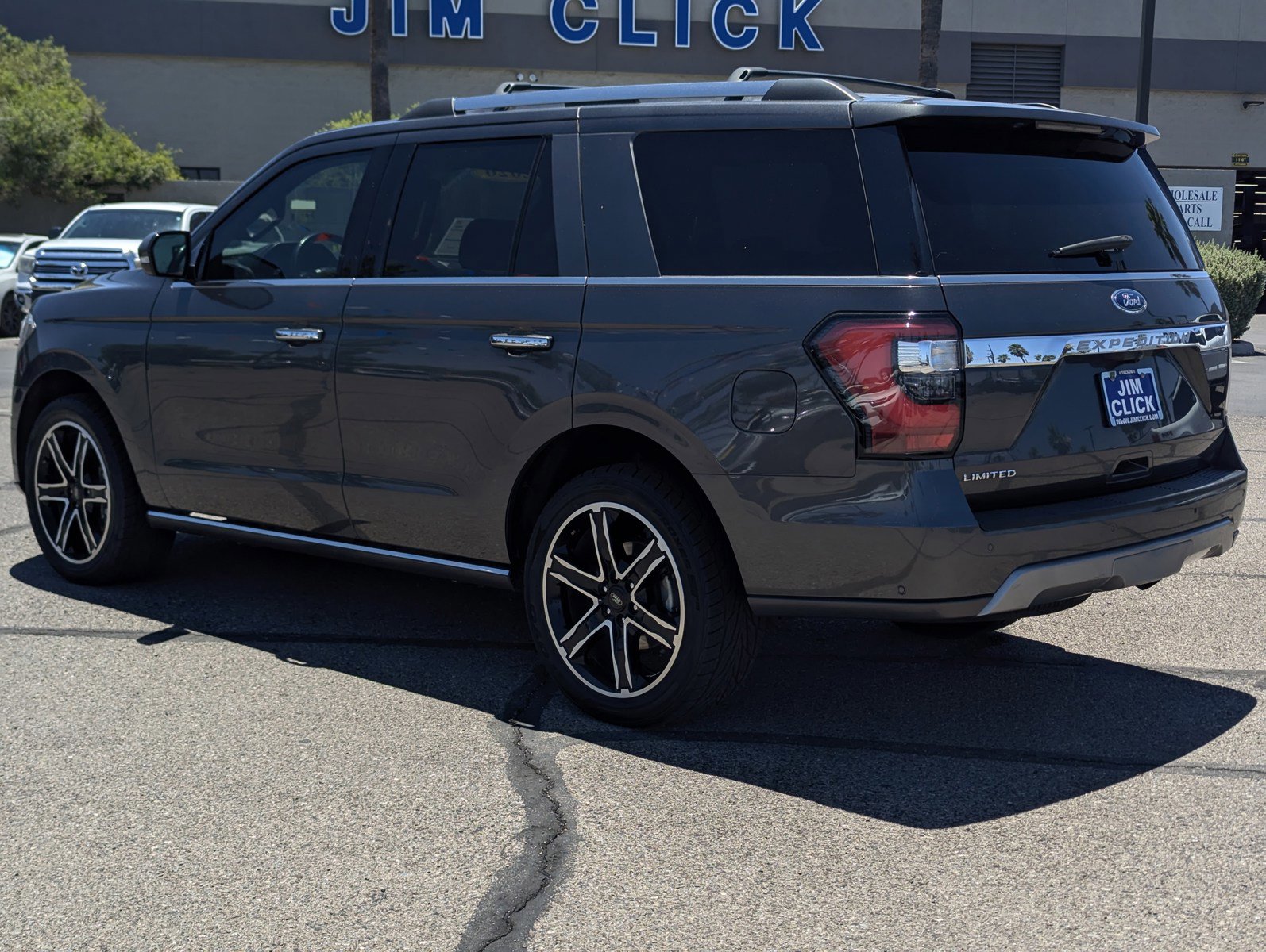 Certified 2020 Ford Expedition Limited w/ Special Edition Package RWD image 4