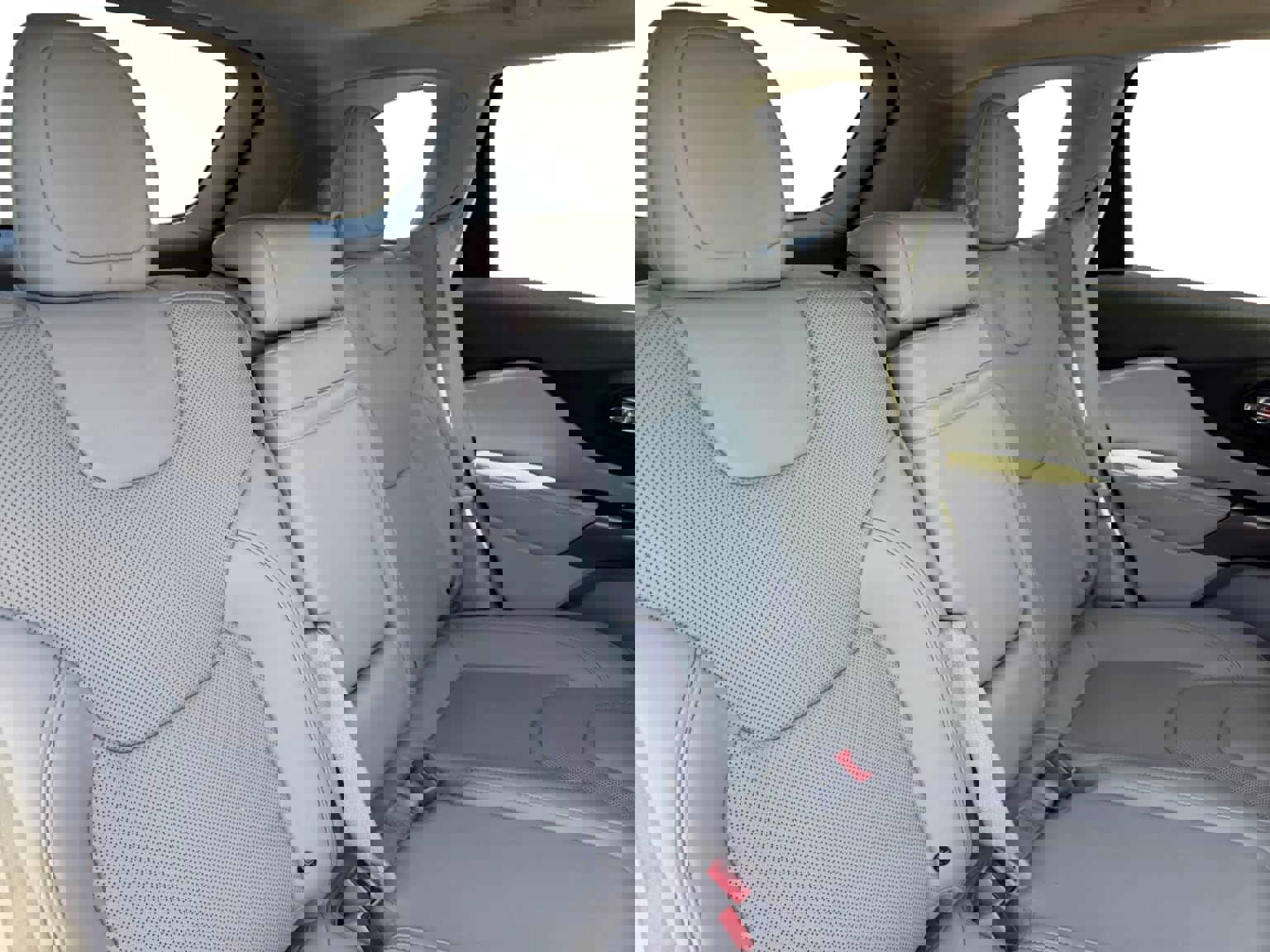 Used 2019 Jeep Cherokee Limited image 18