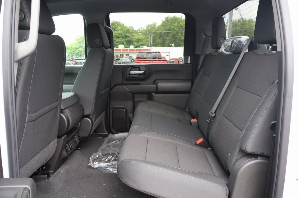 New 2025 Chevrolet Silverado 2500 Custom w/ Custom Value Package image 20