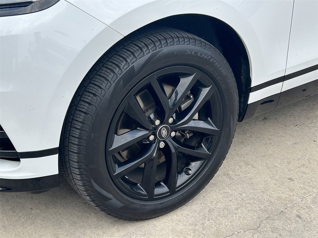 Used 2025 Land Rover Range Rover Velar Dynamic SE image 9