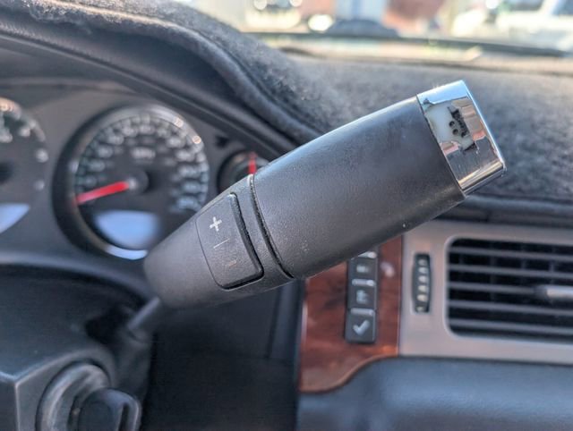 Used 2012 Chevrolet Avalanche LTZ image 29