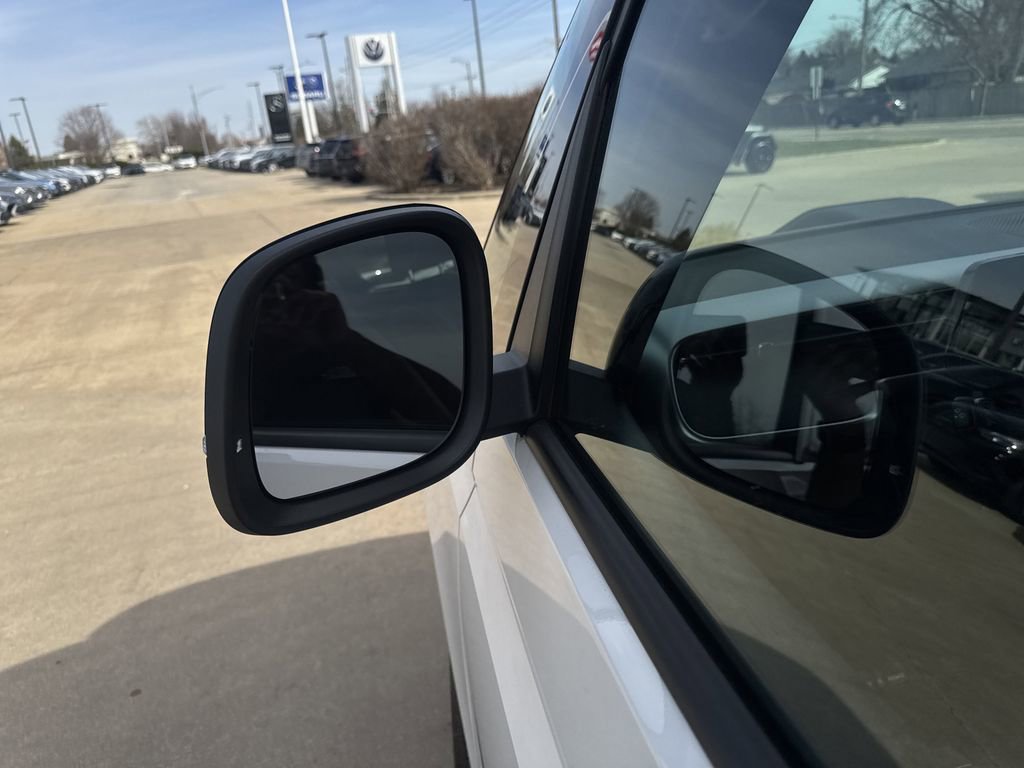 New 2025 Volkswagen ID. Buzz Pro S image 19