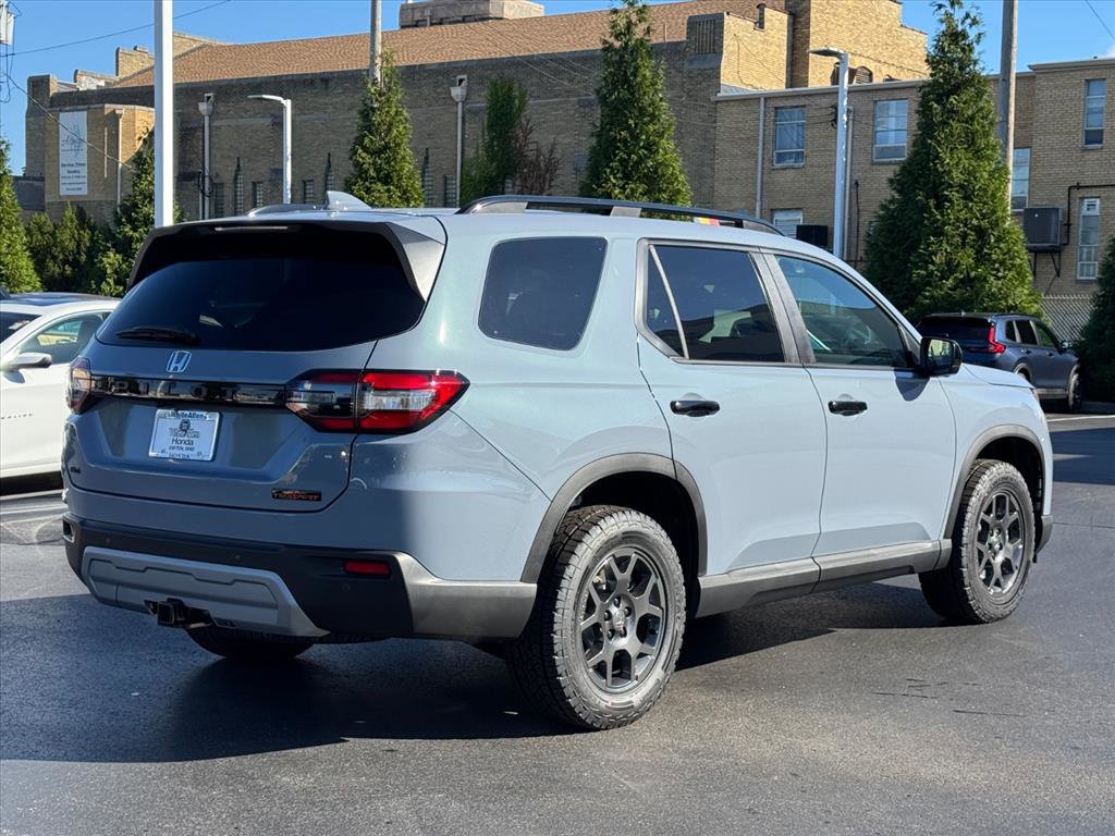 New 2025 Honda Pilot TrailSport image 3