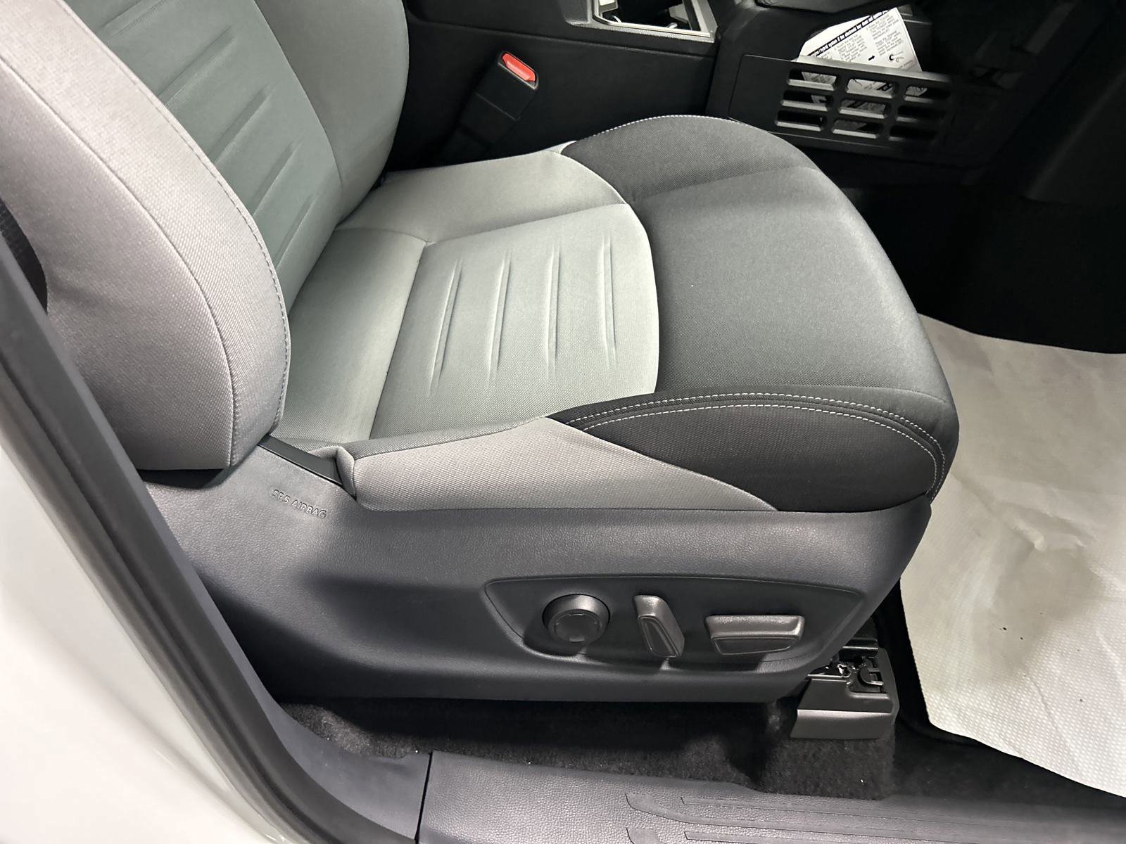 New 2024 Toyota Tacoma TRD Off-Road image 31