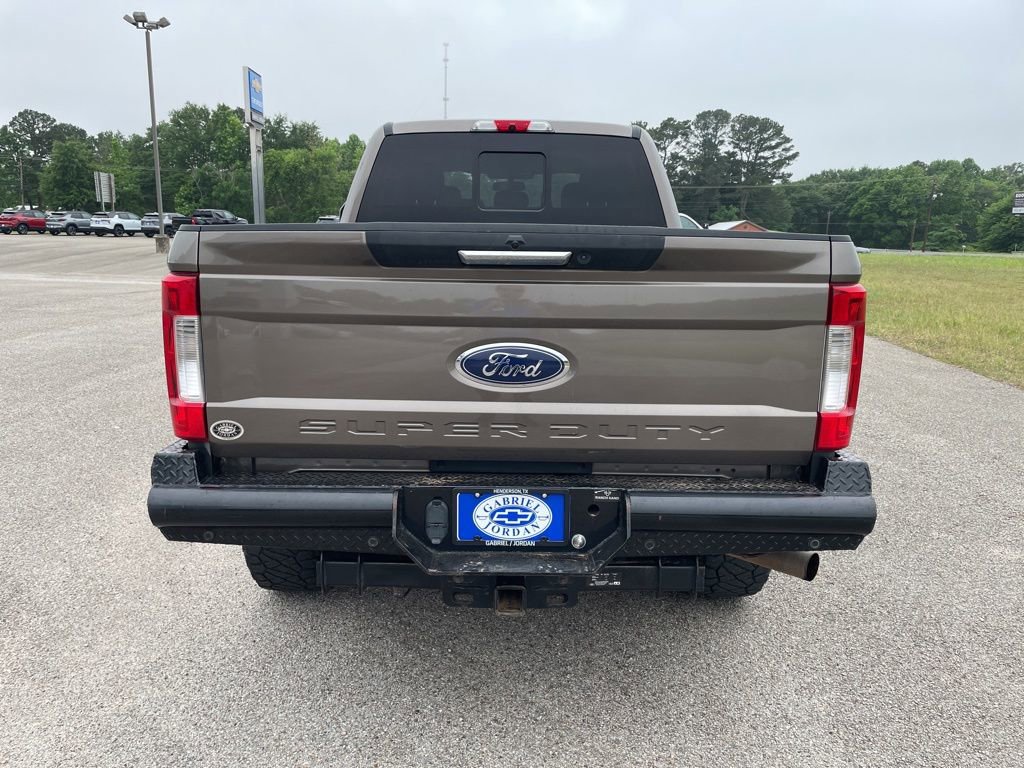 Used 2019 Ford F250 Lariat w/ Lariat Value Package AWD/4WD image 4