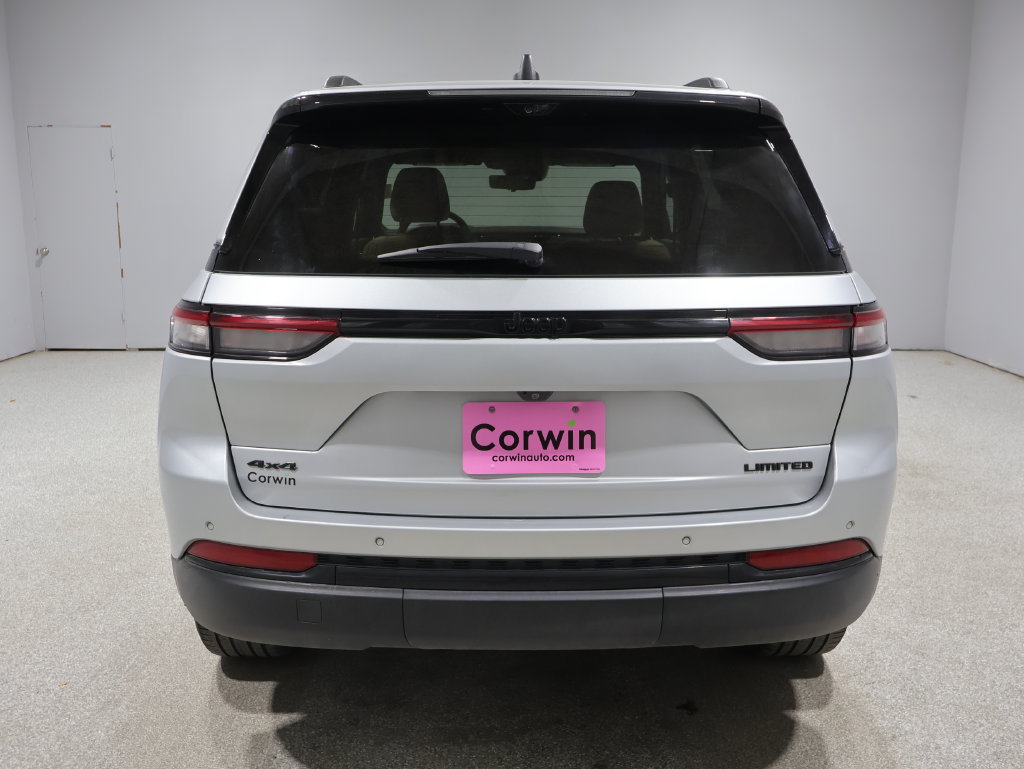 Certified 2023 Jeep Grand Cherokee Limited w/ Luxury Tech Group II AWD/4WD image 4